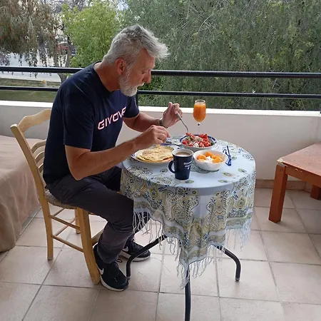 Eat Well Sleep Well Guest house Larnaca
