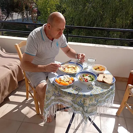 Eat Well Sleep Well Guest house